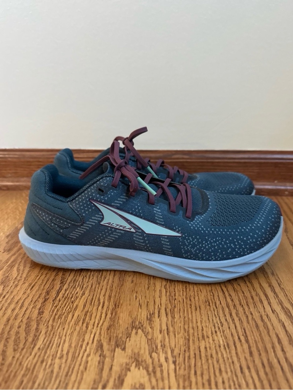 Altra Escalante 4 Smartwool Shoes Womens 9